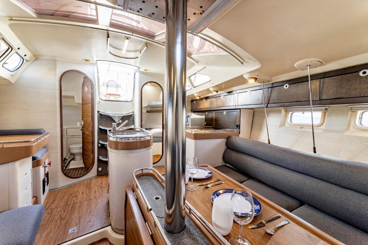 Relaxing Stay On A 38Ft Sail Yacht Арресифе Экстерьер фото